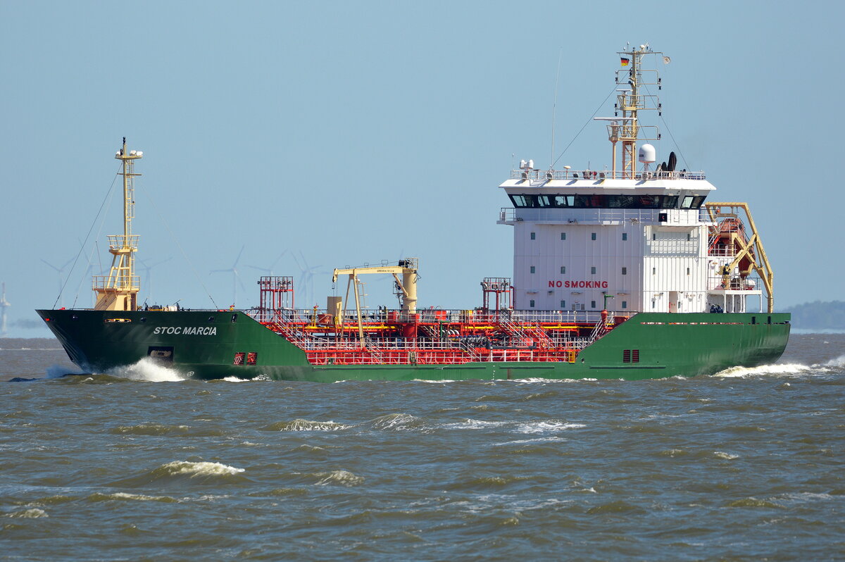 Die STOC MARCIA ,�l und Chemikalientanker, IMo-Nummer:9390305 Flagge:Zypern L�nge:100.0m Breite:15.0m Baujahr:2007 vor der Alten Liebe Cuxhaven aufgenommen am 25.06.26