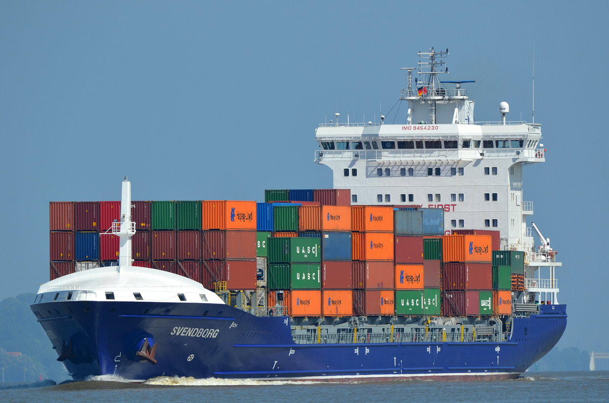 Die Svendborg ex. Svendborg Strait IMO-Nummer:9454230 Flagge:Portugal Länge:160.0m Breite:25.0m Baujahr:2011 Bauwerft:Nanjing Wujiazui Shipbuilding,Nanjing China auslaufend aus Hamburg bei Lühe am 26.06.18