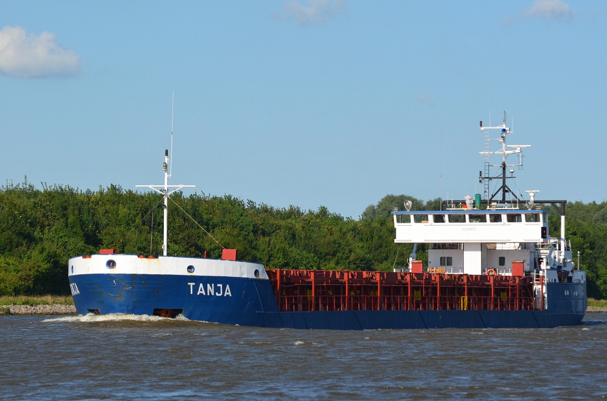 Die Tanja IMO-Nummer:8818623 Flagge:Antigua und Barbuda Lnge:82.0m Breite:13.0m Baujahr:1989 Bauwerft:Schiffswerft und Maschinenfabrik Cassens,Emden Deutschland am 25.08.13 bei Fischerhtte im Nord-Ostsee-Kanal aufgenommen.