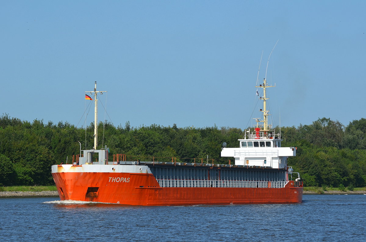 Die Thopas ex. Lady Olga IMO-Nummer:9085481 Flagge:Zypern Länge:88.0m Breite:12.0m Baujahr:1994 Bauwerft:Royal Niestern Sander,Delfzijl Niederlande bei Fischerhütte im Nord-Ostsee-Kanal am 27.08.16 