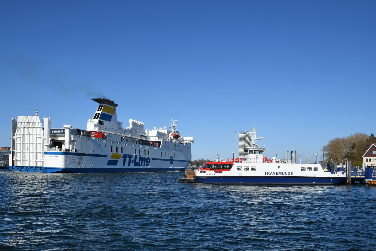 Die Tom Sawyer (IMO: 8703232) verlässt April 2019 den Skandinavienkai in Travemünde.