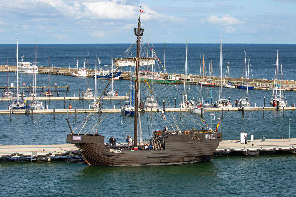 Die UCRA der Nachbau einer Kogge im Sassnitzer Hafen. - 09.07.2022
