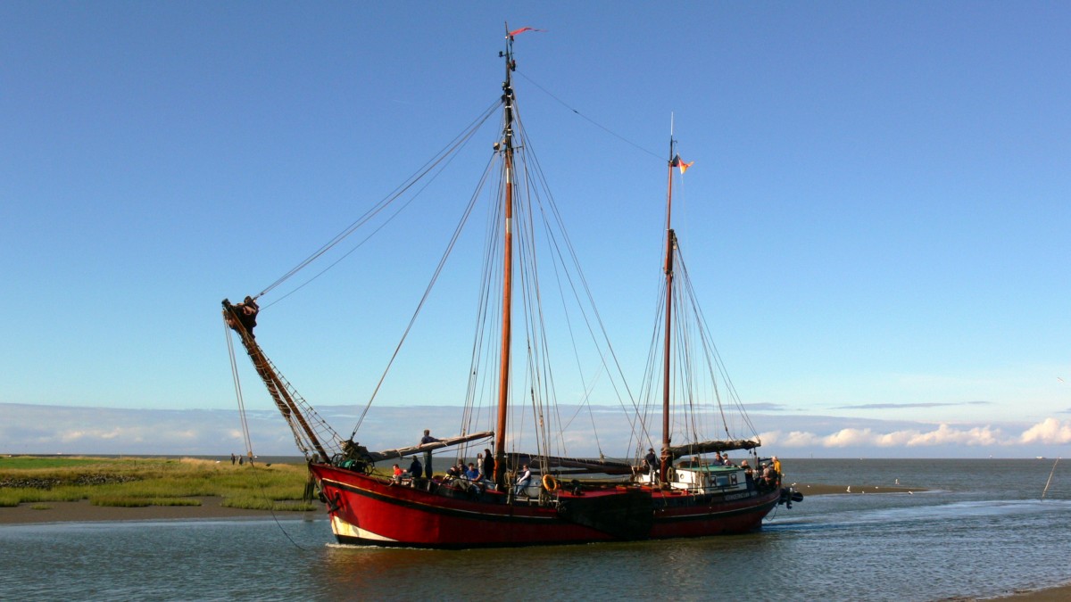 Die Verandering am 08.09.2012 bei der Einfahrt in den Hafen von Fedderwardersiel, sie ist 25m lang und 6m breit. 