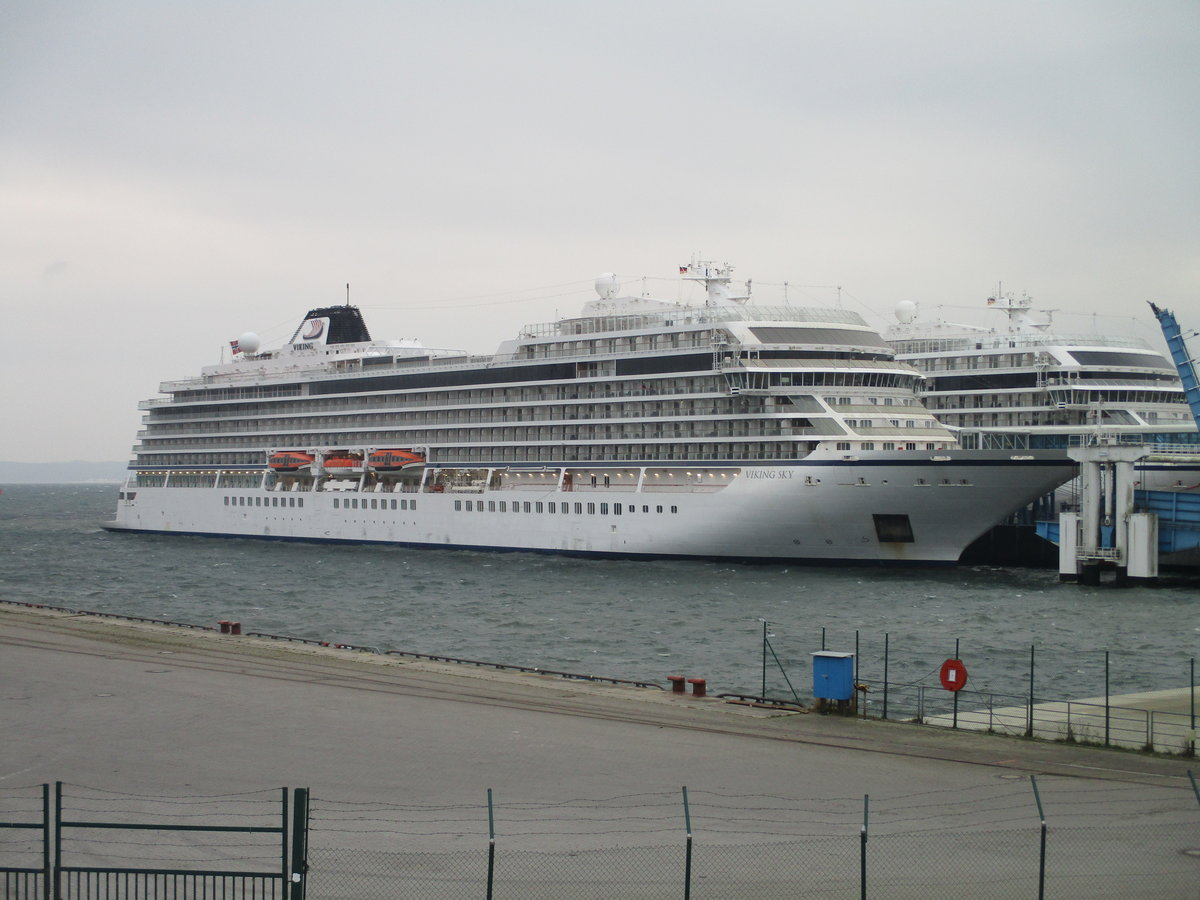 Die  VIKING STAR ,am 07.Dezember 2020,im Fährhafen Mukran.