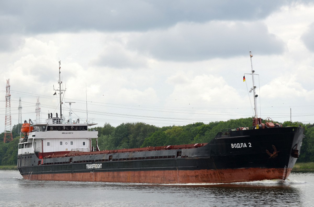 Die Vodla 2 IMO-Nummer:8230572 Flagge:Russland Länge:114.0m Breite:13.0m Baujahr:1983 bei Rade im Nord-Ostsee-Kanal aufgenommen am 01.06.14