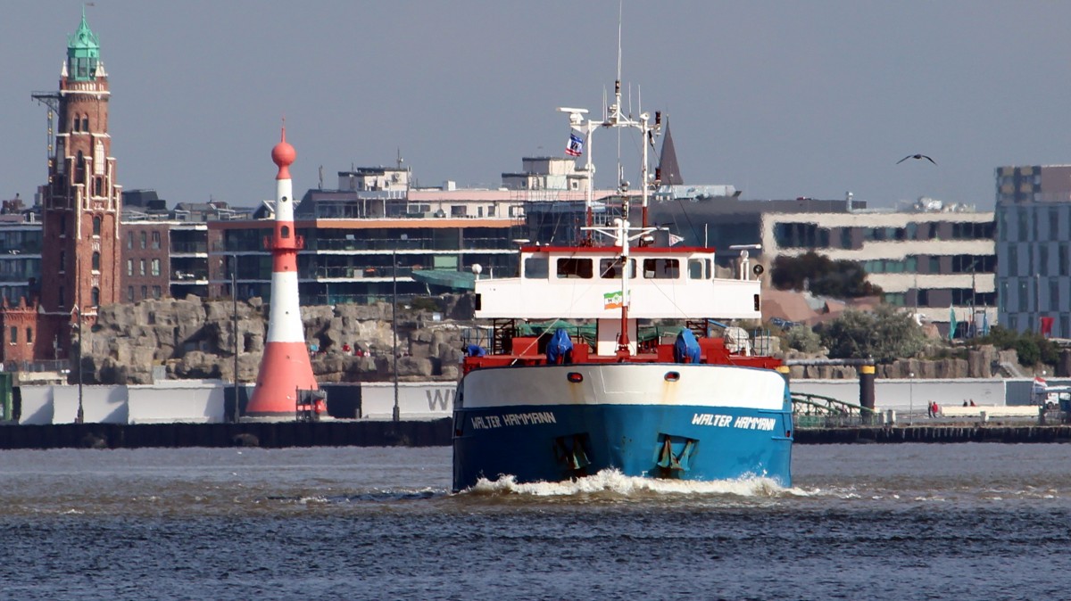 Die Walter Hammann am 18.09.2013 vor Bremerhaven