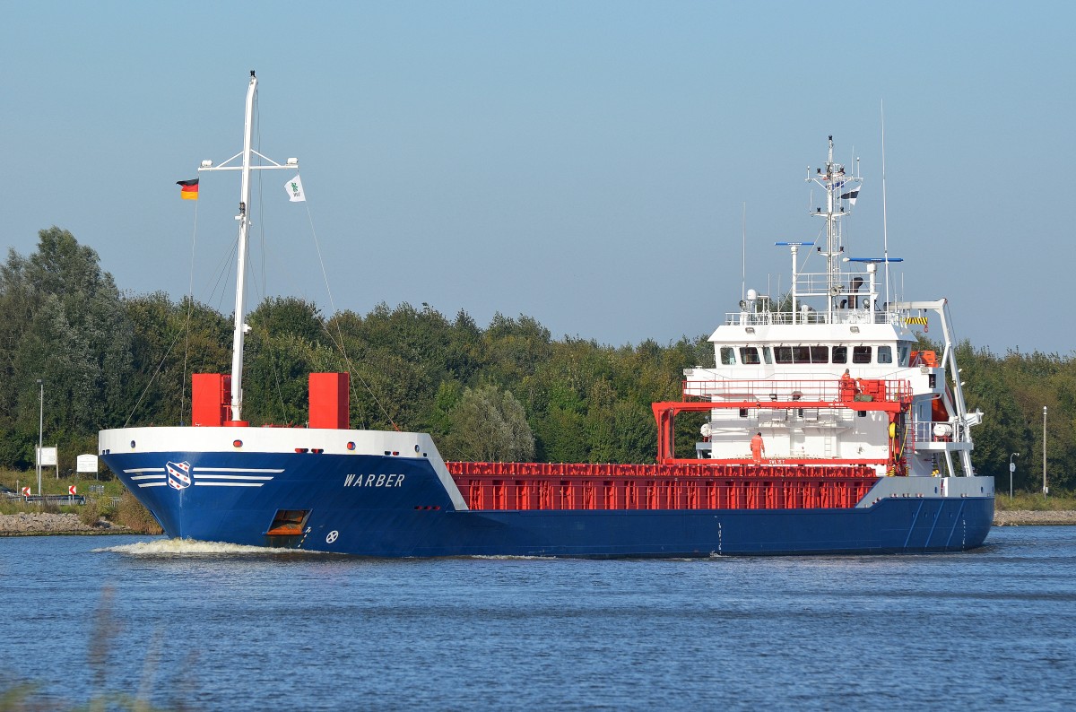 Die Warber IMO-Nummer:9467201 Flagge:Niederlande Lnge:95.0m Breite:14.0m Baujahr:2010 Bauwerft:Hexing Shipbuilding&Repair Yard,Wenling China an der Weiche Fischerhtte im Nord-Ostsee-Kanal aufgenommen am 03.10.13