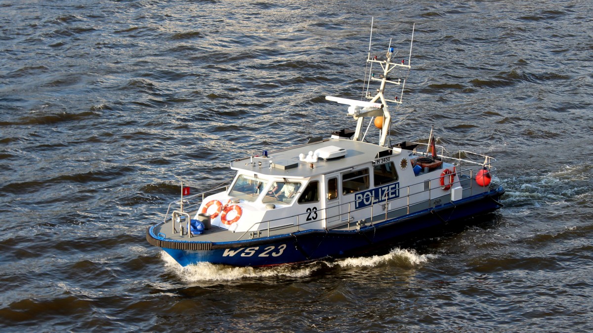 Die WS 23 am 12.05.2013 auf der Elbe vor Hamburg.