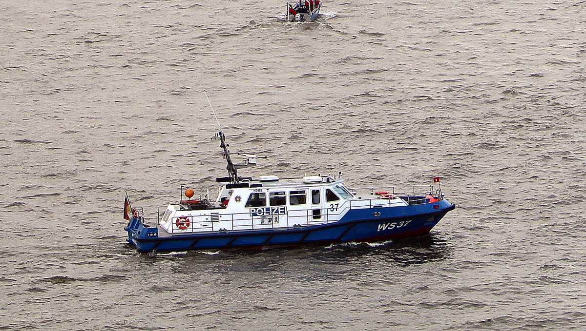 Die WS 37 am 12.05.2013 auf der Elbe vor Hamburg.