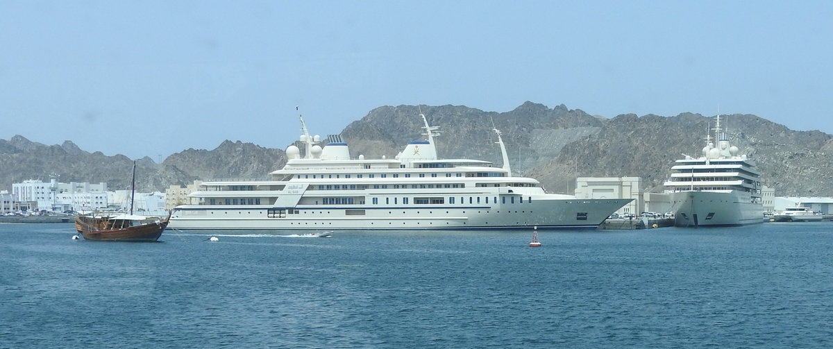 die Yacht des Sultan von Oman Al Said  aufgenommen am 04.04.2017 im Hafen von Mascat/Oman