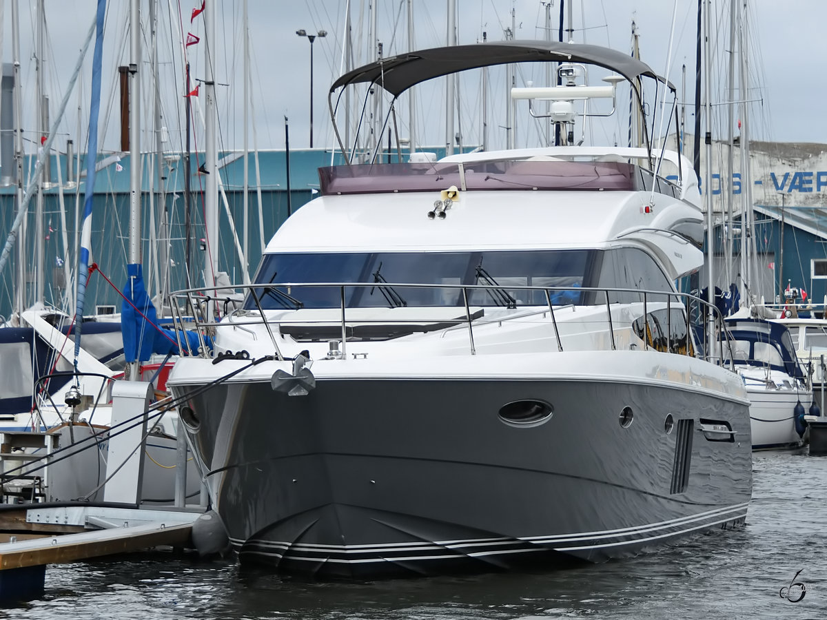 Die Yacht  Fast Fun To  im Hafen von Aalborg Anfang Juni 2018.