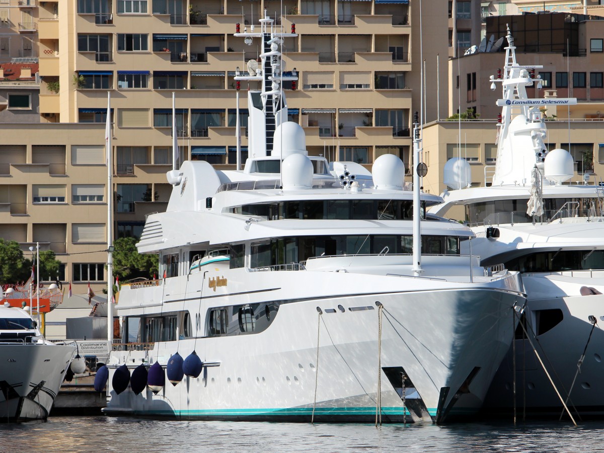 Die Yacht Lady Marina am 28.10.2013 im Hafen von Monte Carlo.