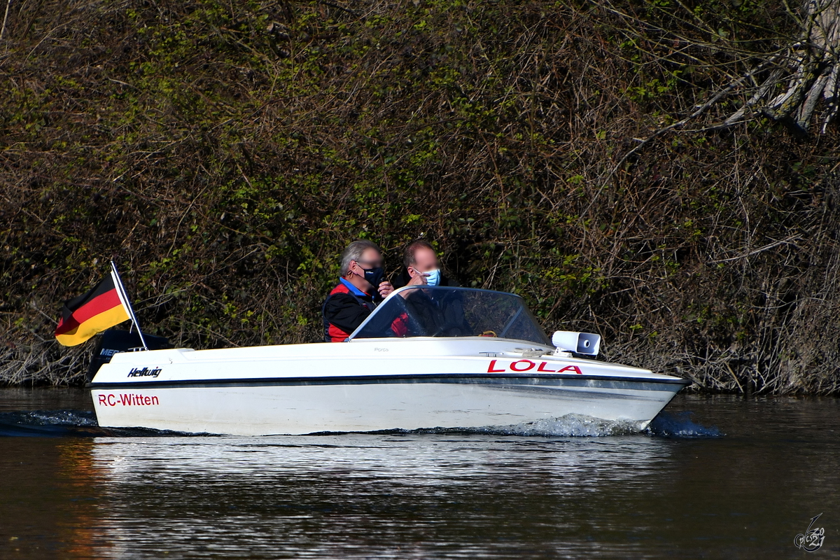 Dieses Motorboot war Ende April 2021 auf der Ruhr bei Witten unterwegs.