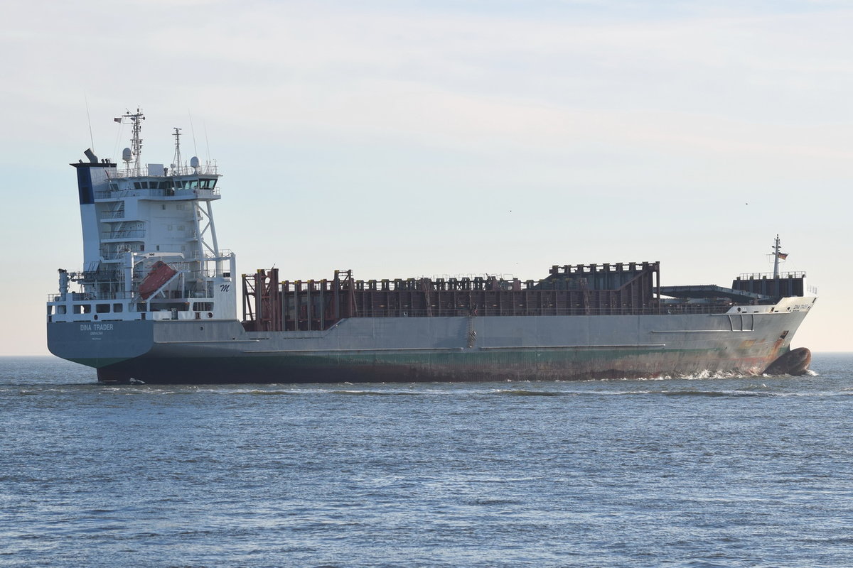 DINER TRADER , Feederschiff , IMO 9354442 , Baujahr 2007 , 686 TEU , 134.4 × 22.74m ,07.11.2018  Alte Liebe Cuxhaven