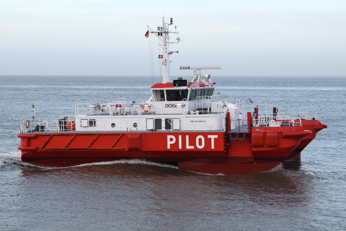 DÖSE , Lotsenschiff , IMO 9514793 , Baujahr 2009 , 25,65 x 13m , 15.03.2017 Cuxhaven