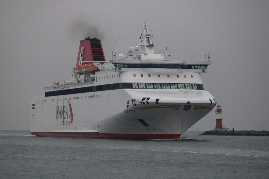 DROTTEN bei norddeutschen Schmuddelwetter in Warnemünde.23.12.2021