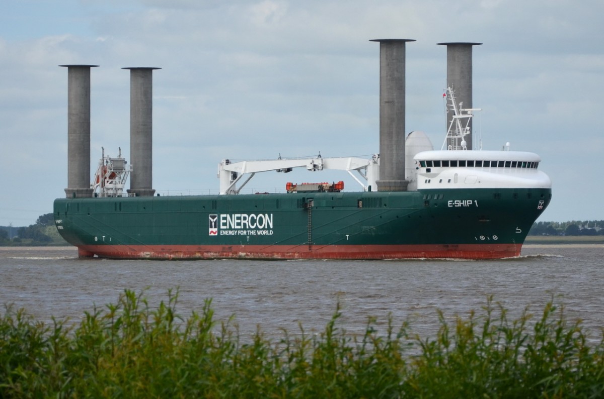 E-SHIP 1 ,  General Cargo , IMO  9417141 , Baujahr 2010 , 130 x 42 m ,Lühe  16.06.2015