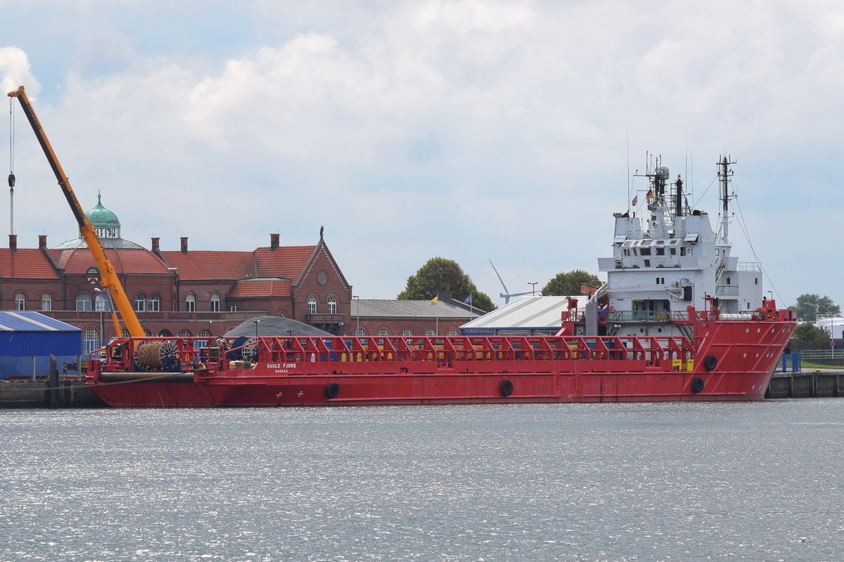 EAGLE FJORD , Offshore Supply Ship , IMO 8211863 , Baujahr 1983 , 88m × 18m ,am 07.09.2018 im Hafen von Cuxhaven 