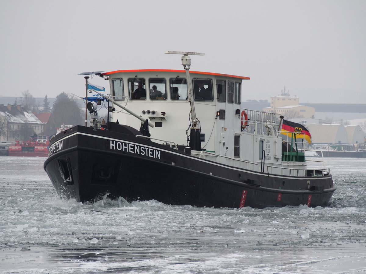 EB.Hohenstein in der Stauhaltung Kachlet/Passau beim Eisaufbruch.Der Eisbrecher gehört zum WSA Regensburg.Foto 30.01.2017