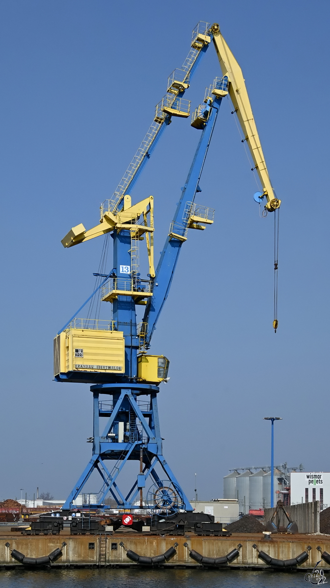 Ein Hafenkran im Holzhafen von Wismar. (März 2022)