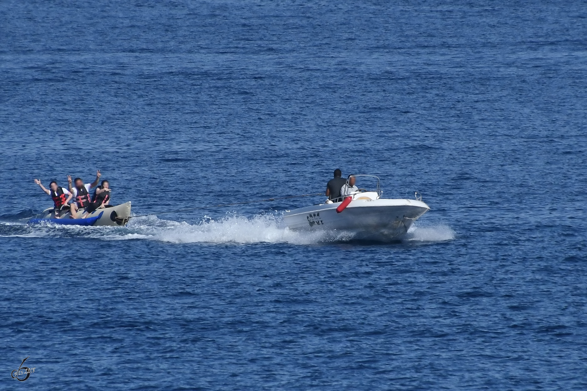 Ein Motorboot auf dem Roten Meer. (Scharm El-Scheich, Dezember 2018)