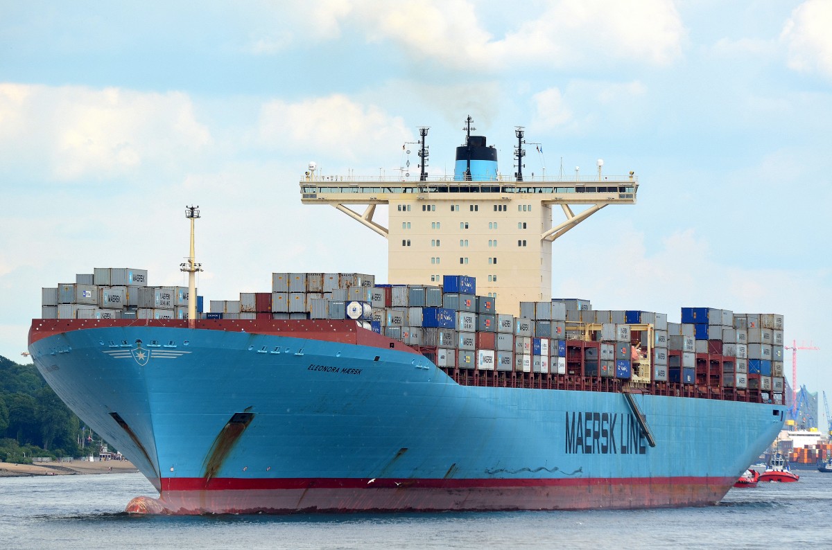 Ein schöner Koloss lief mir am 03.06.14 in Hamburg Finkenwerder auch vor die Kamera und zwar die Eleonora Maersk IMO-Nummer:9321500 Flagge:Dänemark Länge:398.0m Breite:56.0m Baujahr:2007 Bauwerft:Odense Steel Shipyard,Odense Dänemark.