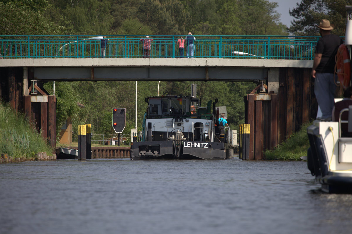 Einfahrt Schleuse Diemitz.Schubboot Lehnitz fährt ein. 17.05.2018 14:04 Uhr.