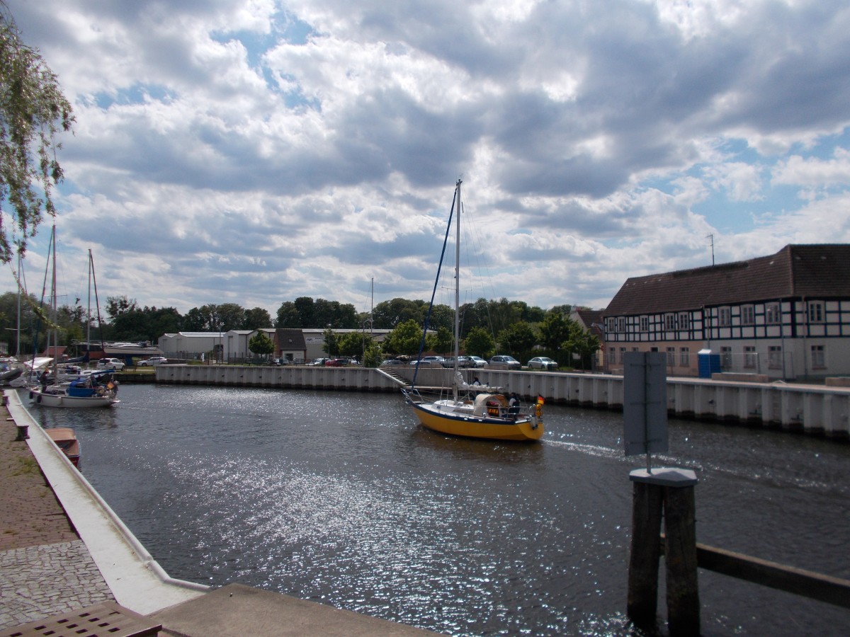 Einmaster auf der Uecker,am 31.Mai 2015,in Ueckermünde.