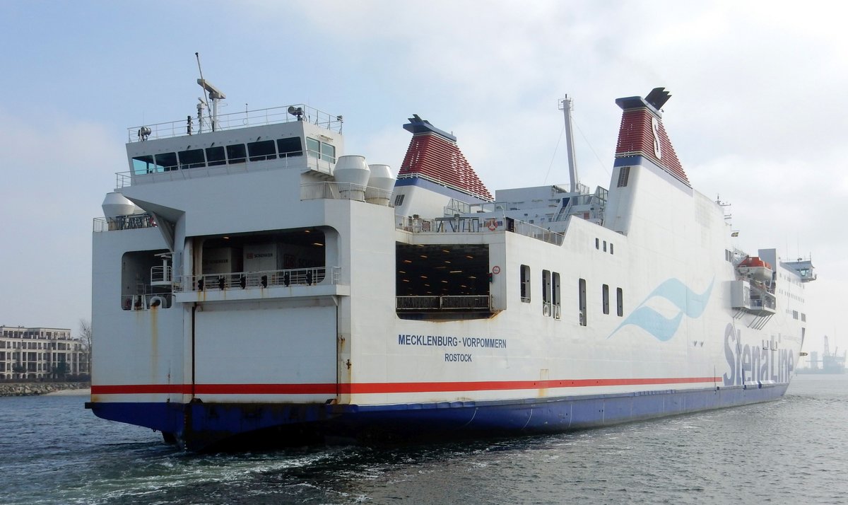 Eisenbahnfährschiff Mecklenburg-Vorpommern am 19.03.16 eingehend Rostock von Trelleborg