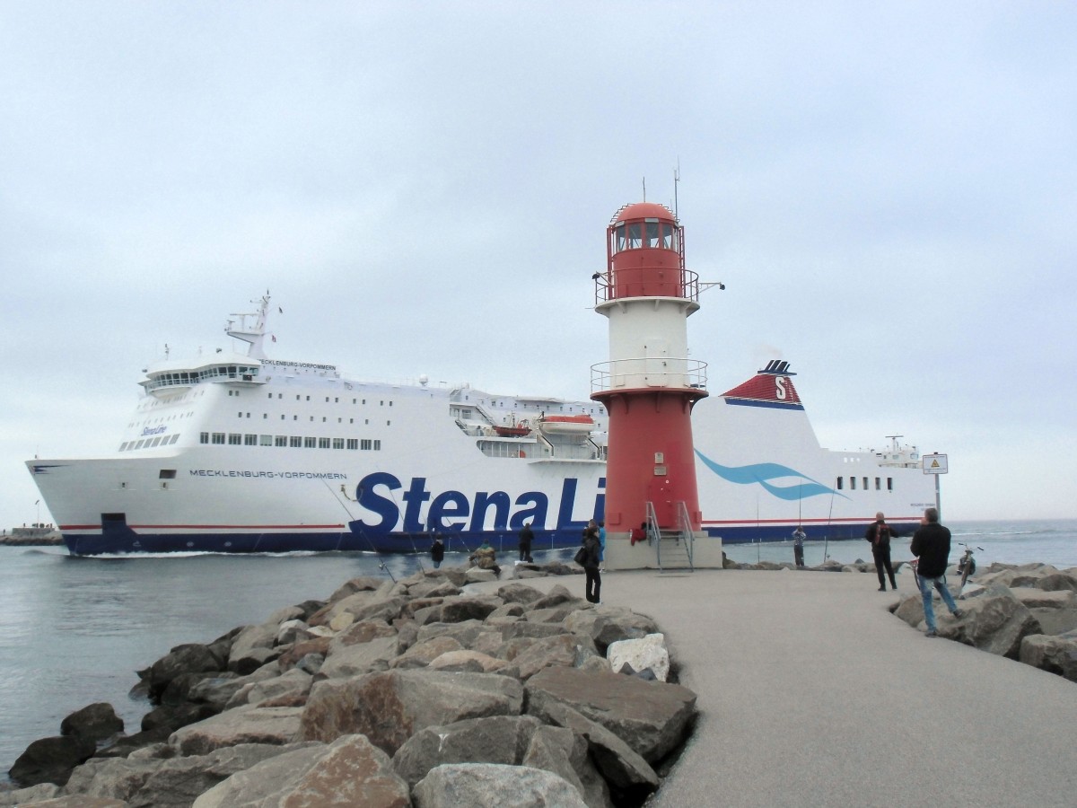 Eisenbahnfährschiff  Mecklenburg-Vorpommern  am 23.04.14 in Warnemünde.