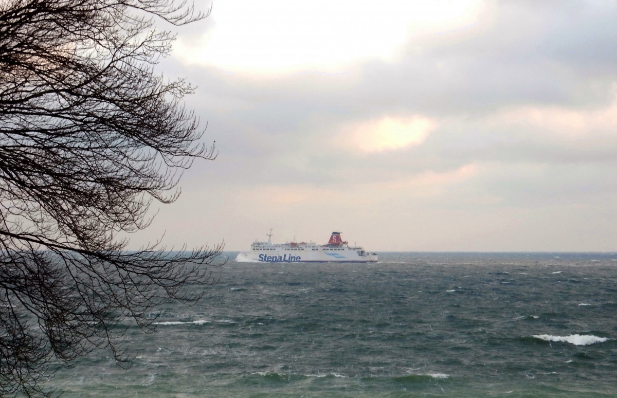 Eisenbahnfährschiff Sassnitz der Stena Line am 02.01.16 vor Sassnitz bei Windstärke 8