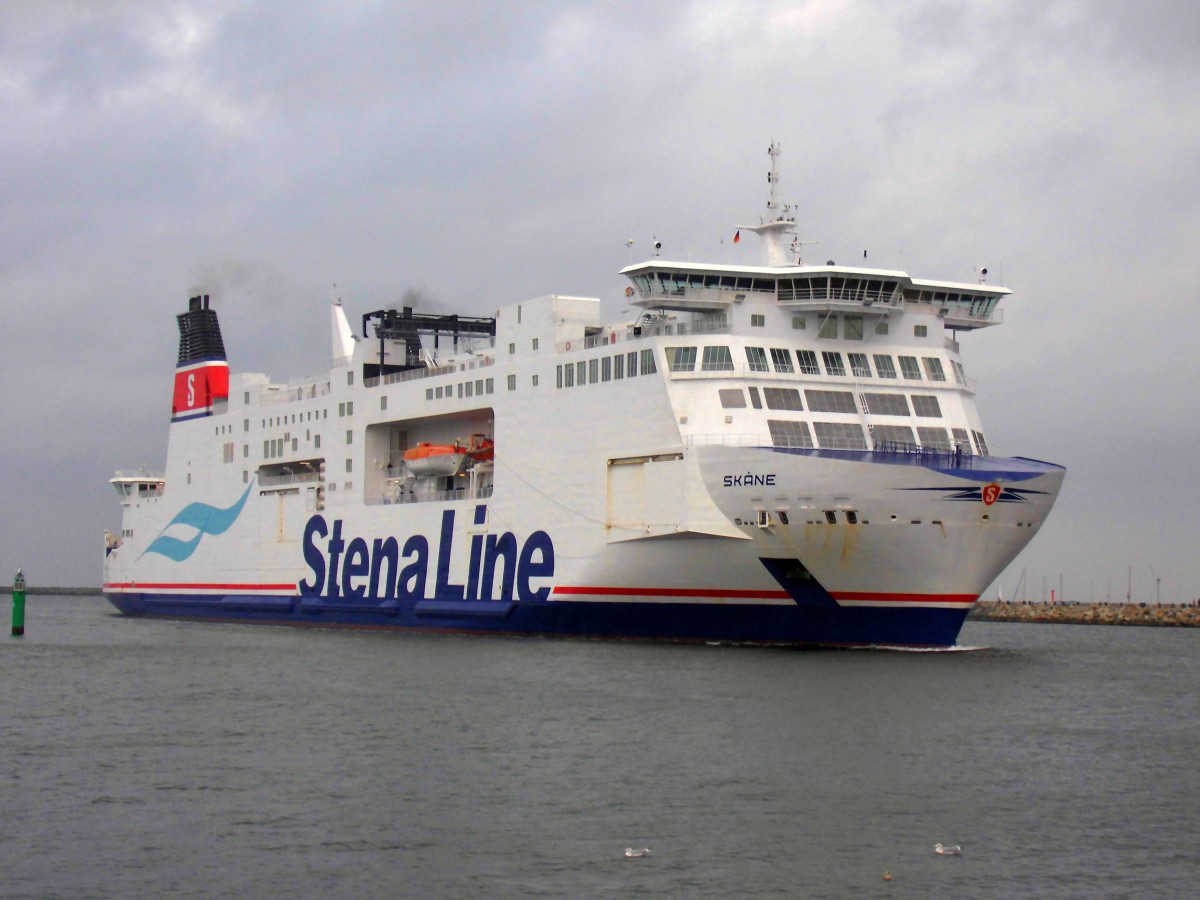 Eisenbahnfhrschiff  Skane  der Reederei Stena Line einlaufend Rostock am 17.10.13.