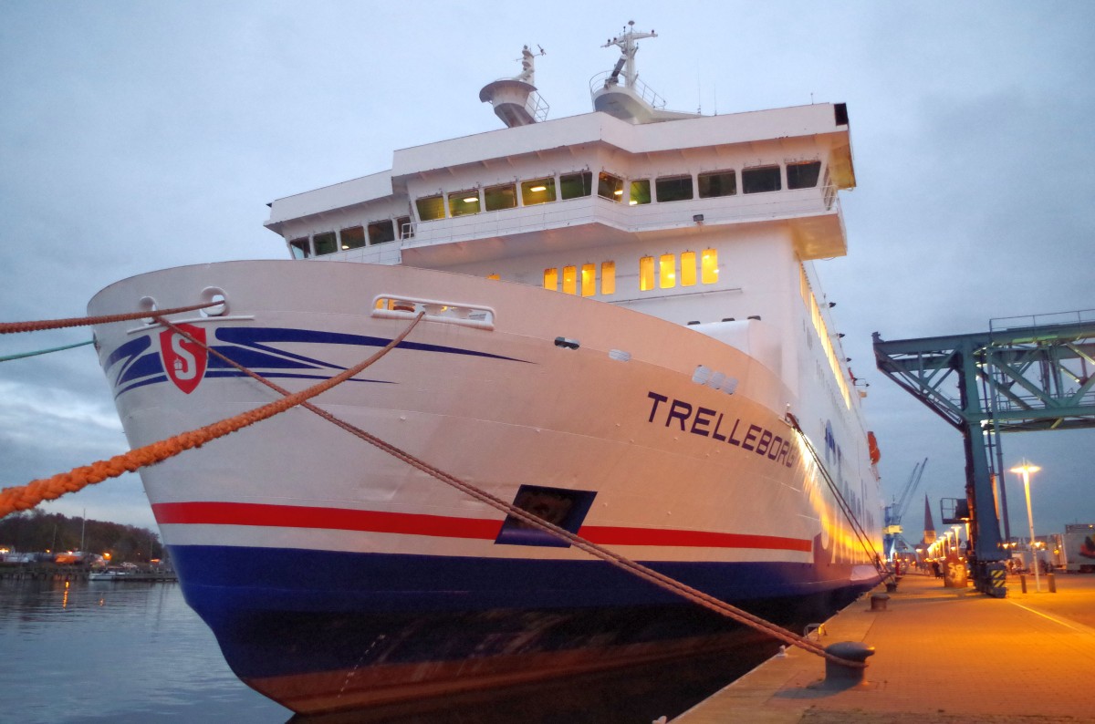 Eisenbahnfährschiff Trelleborg am 21.11.14 in Rostock.