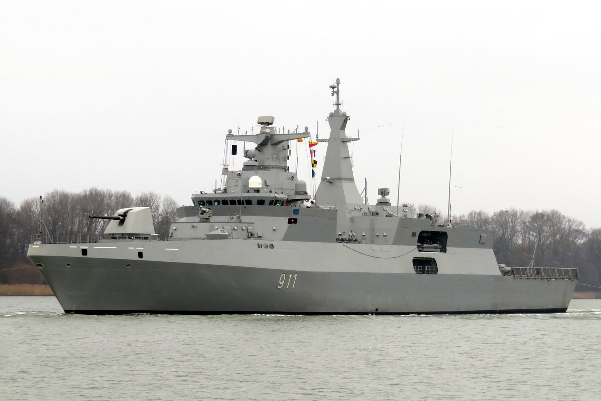 EL MOUDAMIR 911- Fregatte - MMSI= 605126440 - RC= 7TLT - Bauj.=2018 bei German Naval Yards in Kiel-
121 m x 16 m --Auf der Reise von Kiel nach Algerien am 01.12.2018 in Rade am Nord-Ostsee-Kanal