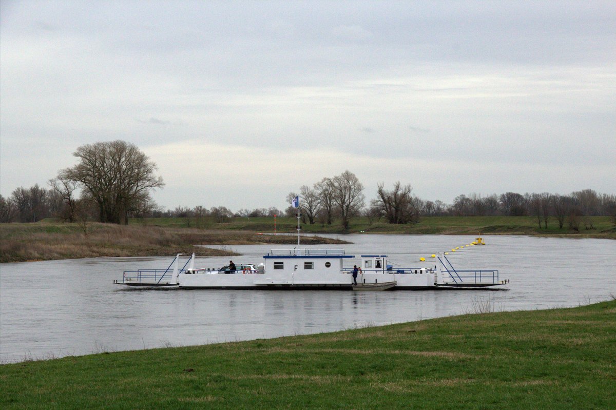 Elbe-Fähre (Gierseil) Prettin am 24.02.2020 auf der Fahrt von Sachsen nach Sachsen-Anhalt.