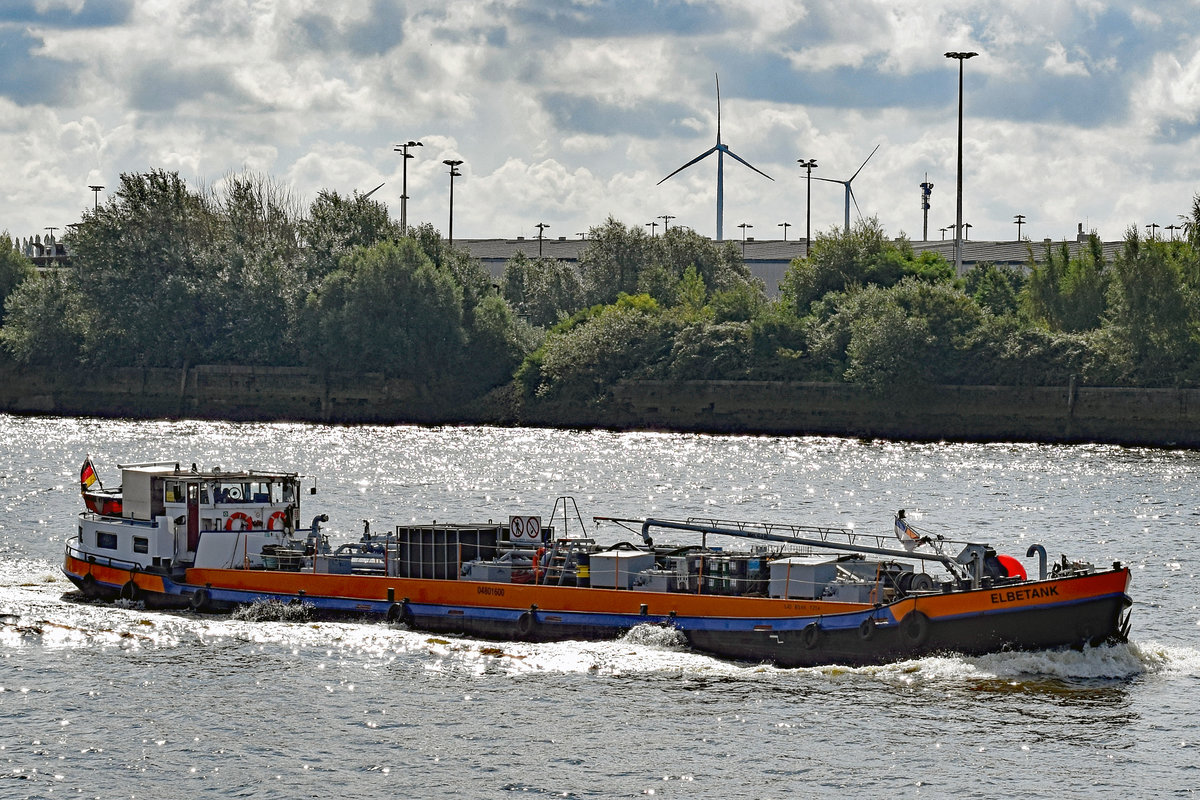 ELBETANK (ENI:04801600) am 02.09.2017 in Hamburg. Länge: 42 m, Breite: 6 m