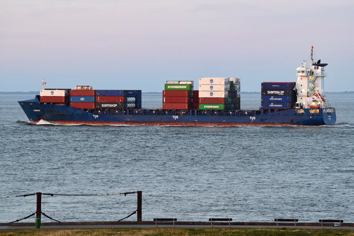 ELBWATER , Feederschiff , IMO 9504073 , Baujahr 2012 , 151.72 x 23.4 m , 1036 TEU , 20.04.2022 , Cuxhaven