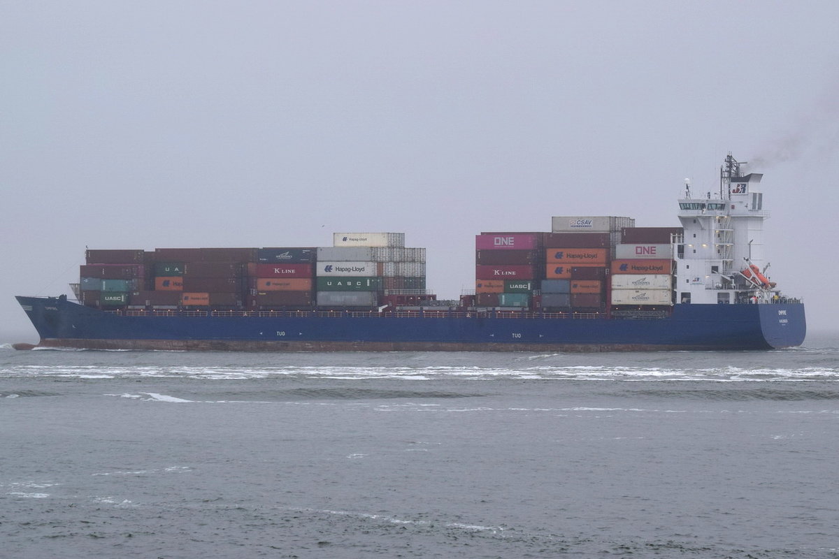 EMPIRE , Feederschiff , IMO 9387425 , Baujahr 2009 , 170.03 × 25.18m , 1440 TEU , 18.12.2018 , Cuxhaven