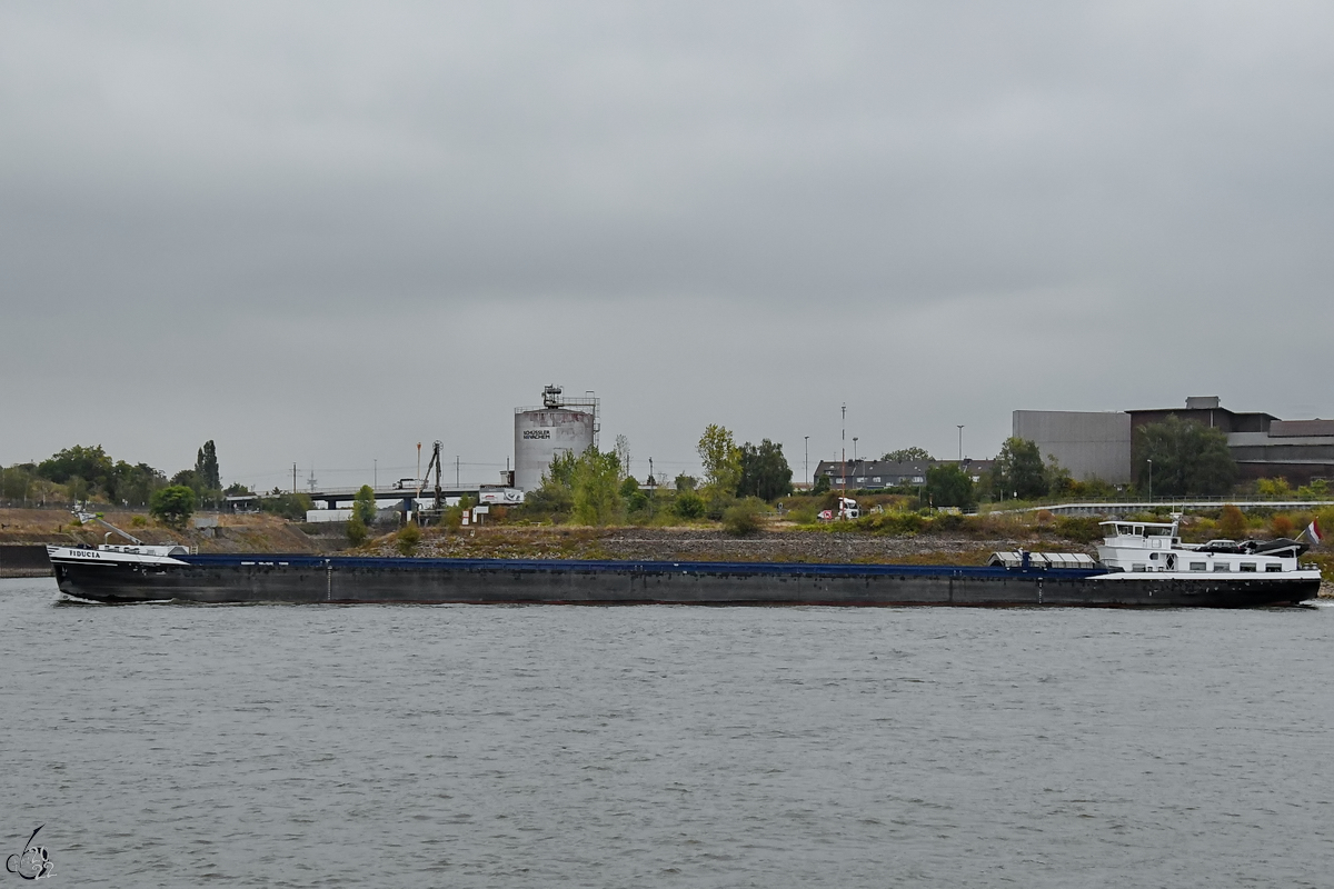 Ende August 2022 war auf dem Rhein bei Duisburg das Gütermotorschiff FIDUCIA (ENI: 04009830) zu sehen.