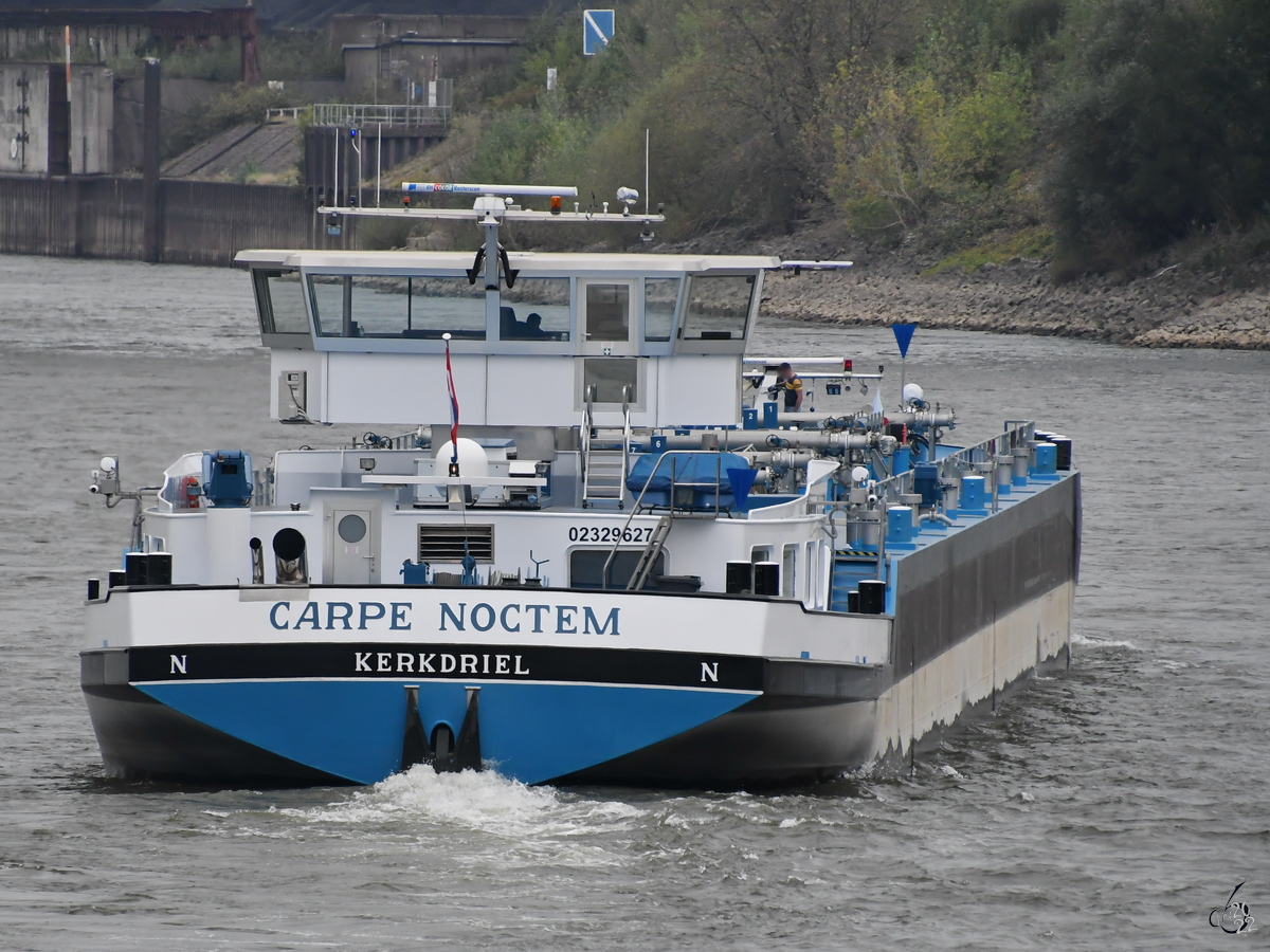 Ende August 2022 war in Duisburg das Tankmotorschiff CARPE NOCTEM (ENI: 02329627) zu sehen.