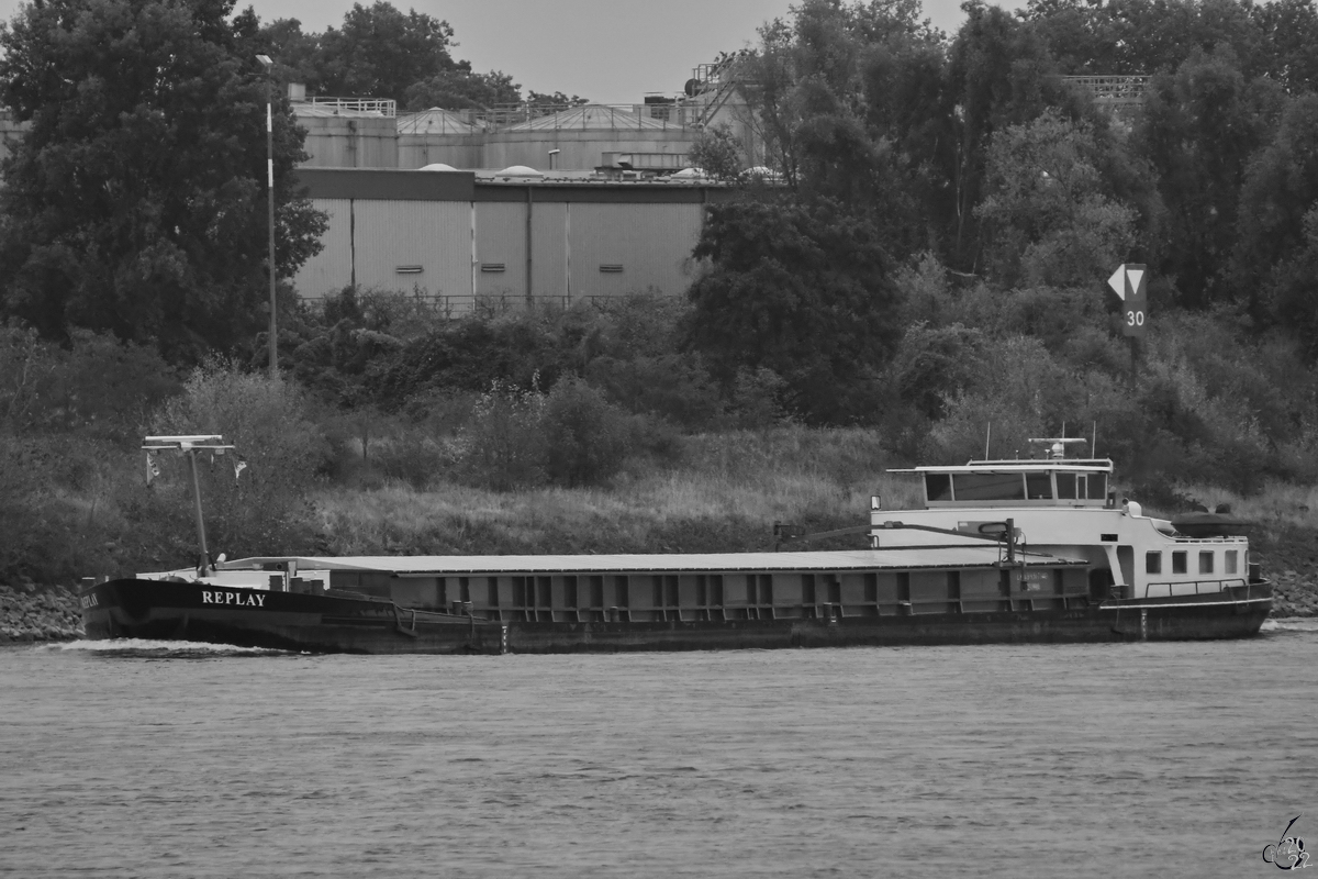 Ende August 2022 war in Duisburg das Gütermotorschiff REPLAY (ENI: 02319980) zu sehen. 