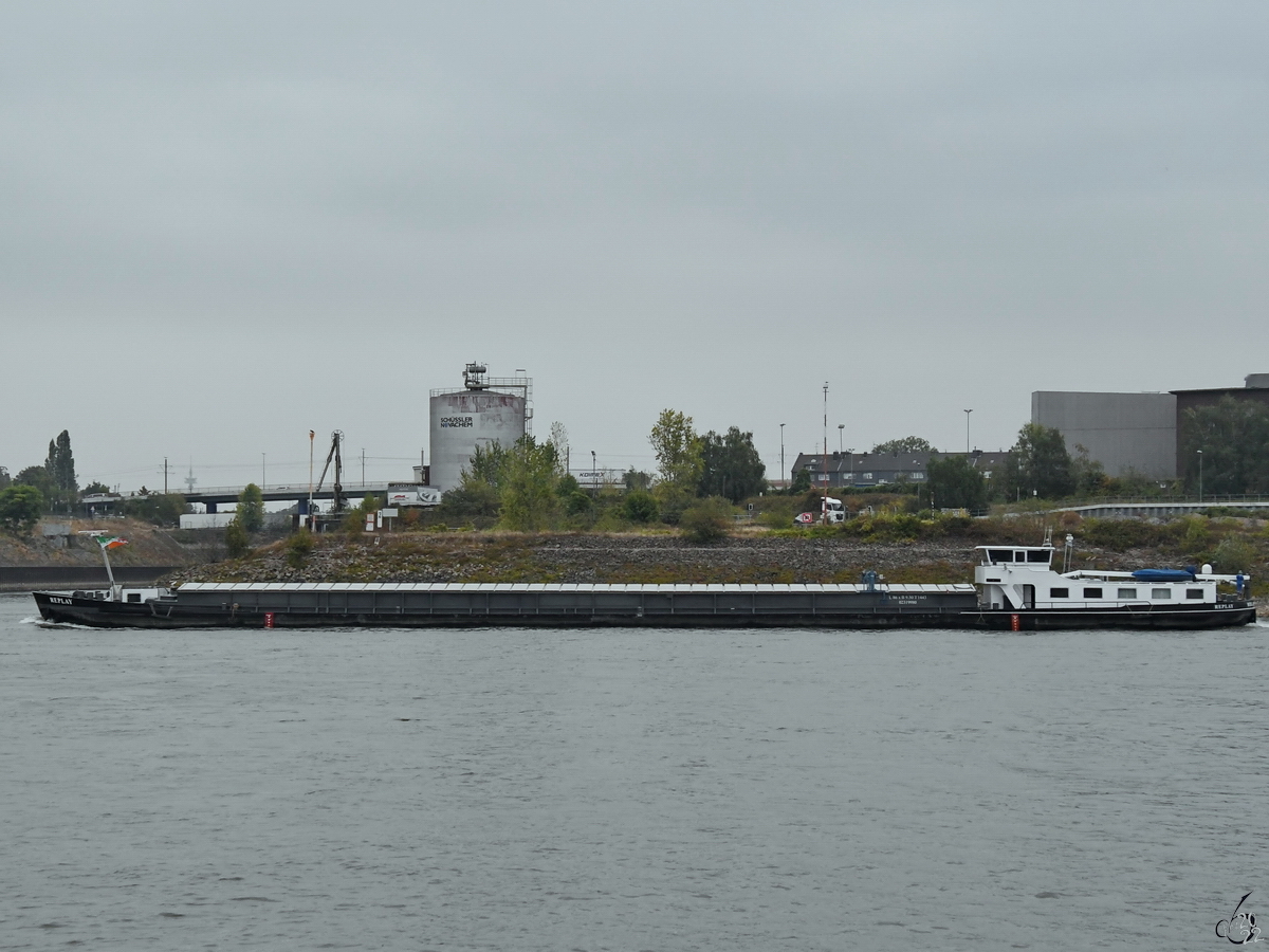 Ende August 2022 war in Duisburg das Gütermotorschiff REPLAY (ENI: 02319980) zu sehen.