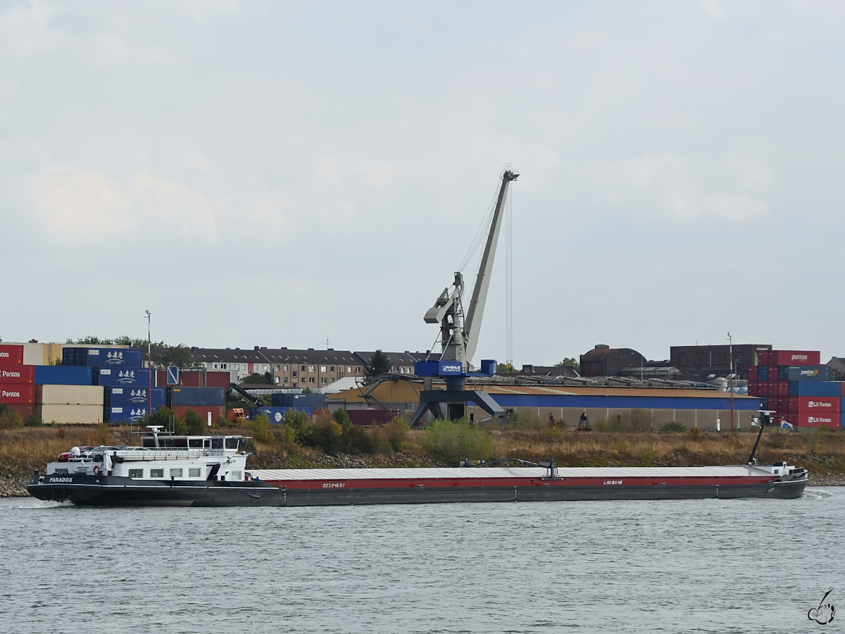 Ende August 2022 war in Duisburg das Gütermotorschiff PARADOX (ENI: 02324692) unterwegs