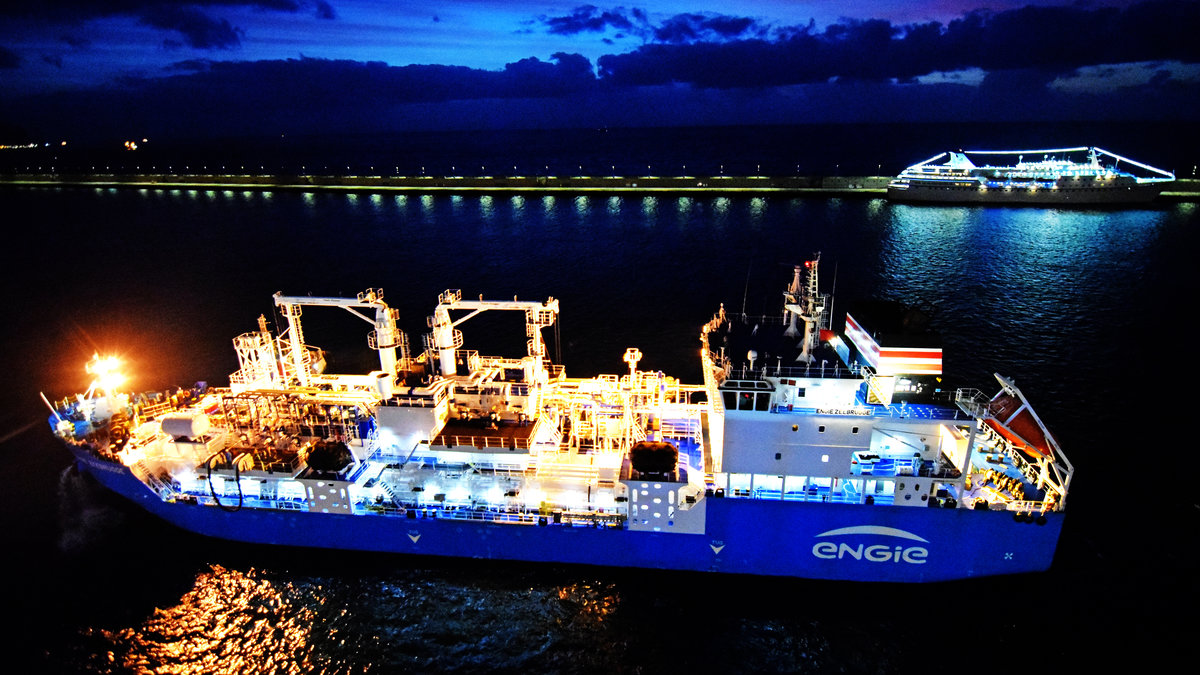 ENGIE ZEEBRUGGE (IMO: 9750024, MMSI: 205703000) am Morgen des 13.11.2019 im Hafen von Santa Cruz de Tenerife vor Versorgung der AIDAnova mit neuem Treibstoff. 