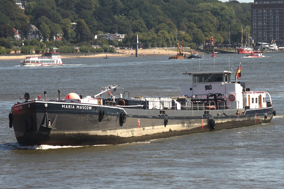 Entsorger MARIA MASCOW (ENI 04024060); Datum: 13.08.2026; Aufnahmeort: Elbe/Hafen Hamburg, Deutschland.