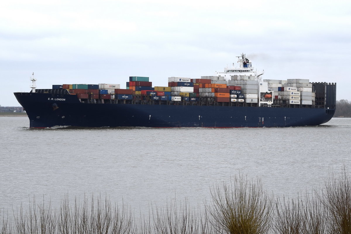 E.R. LONDON ,Containerschiff , IMO 9214202 , Baujahr 2000 , 277 x 40m , 5762 TEU  , 19.03.2016 Grünendeich