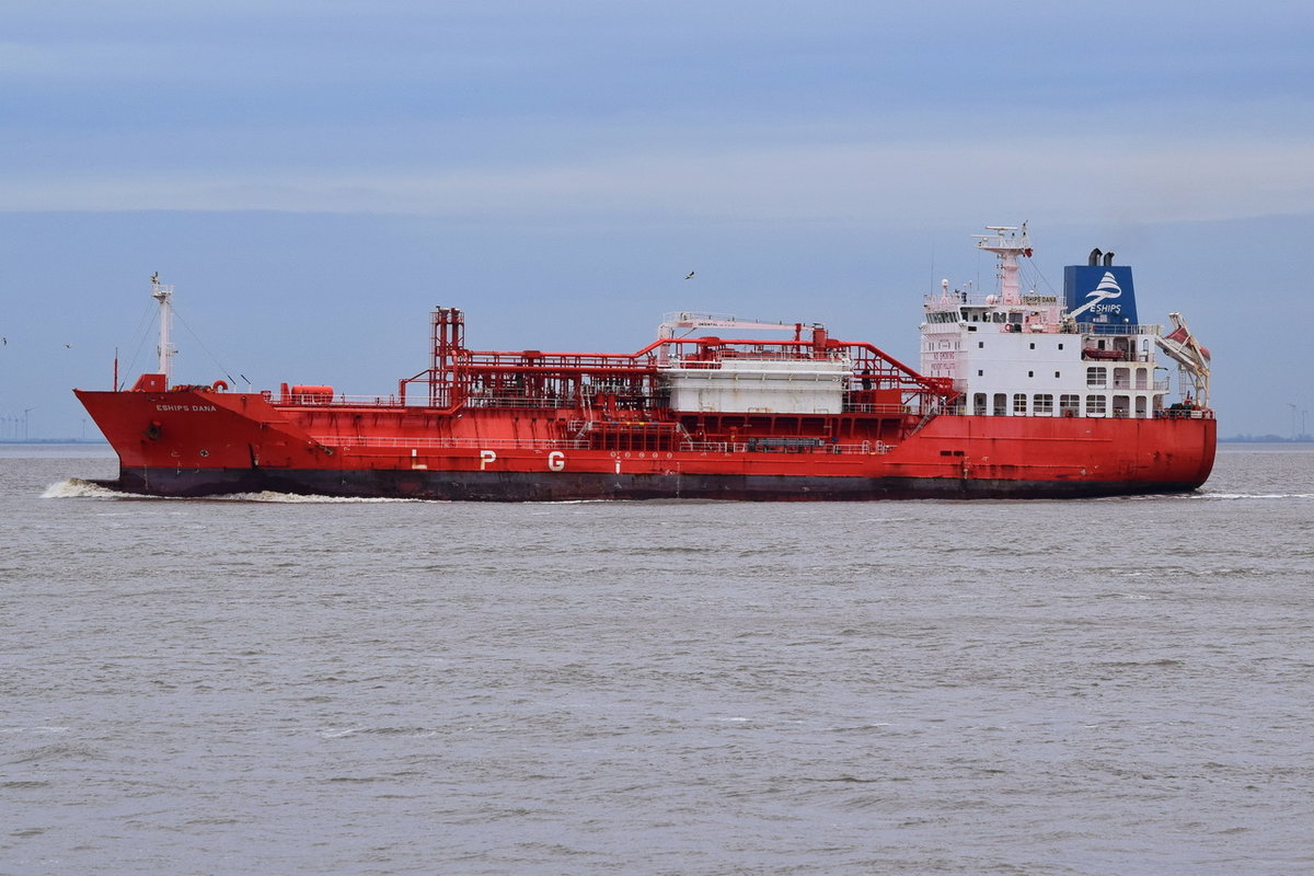 ESHIPS DANA , LPG Tanker , IMO 9506186 , Baujahr 2010 , 116.45 x 18 m , 15.03.2020 , Cuxhaven