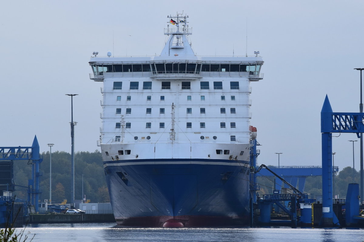 EUROPALINK , Ro-Ro/Passenger Ship , IMO 9319454 , Baujahr 2007 , 218.8 × 30.5m , 13.10.2019 , Travemünde
