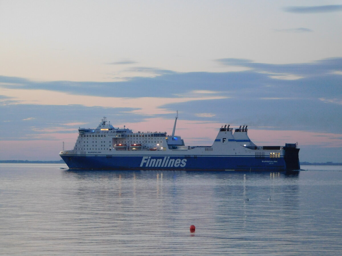 EUROPALINK, Finnlines, auslaufend Malmö am Abend des 10.06.21, Ziel Travemünde