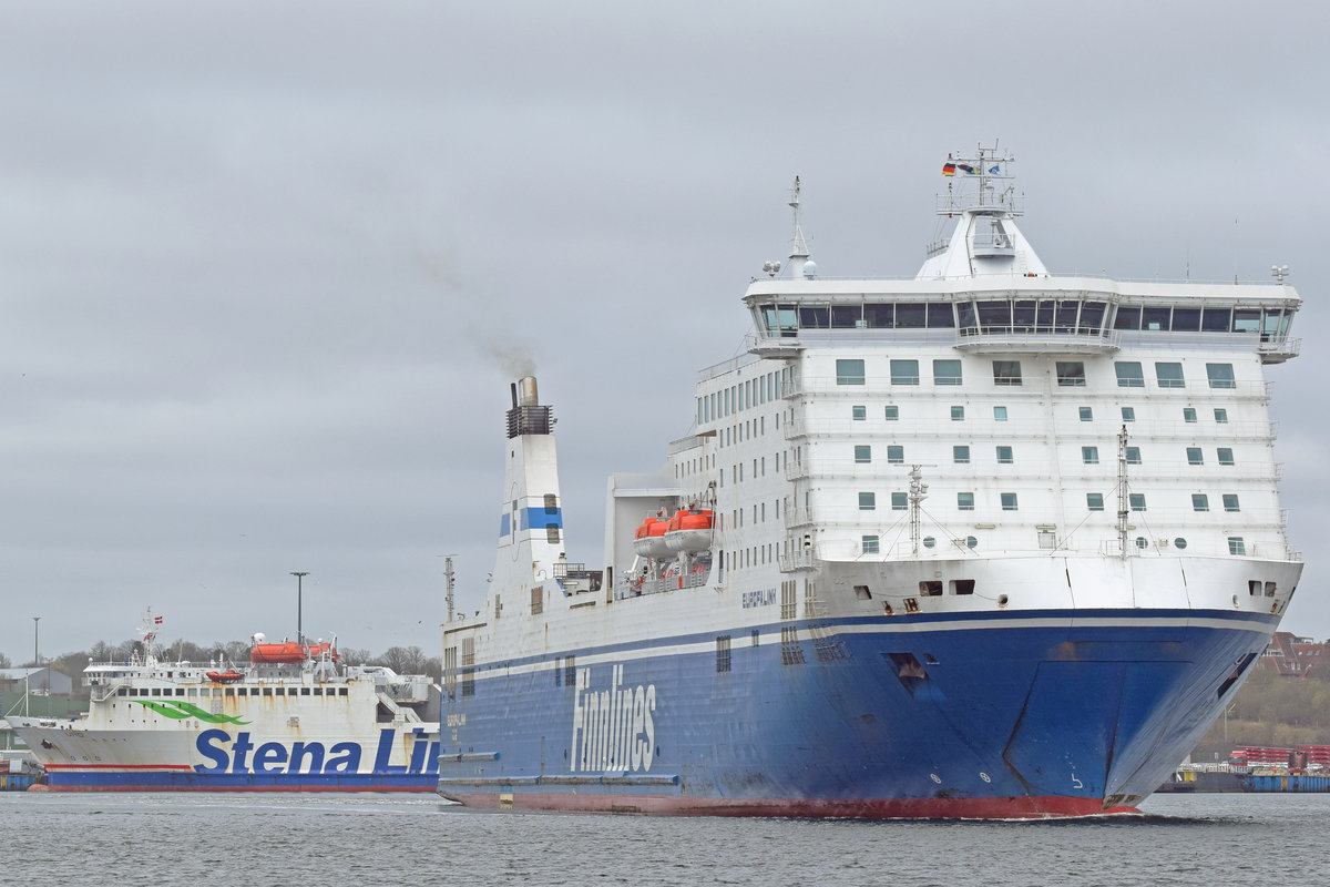 EUROPALINK (IMO 9319454, Finnlines) am 2.4.2021 Lübeck-Travemünde verlassend